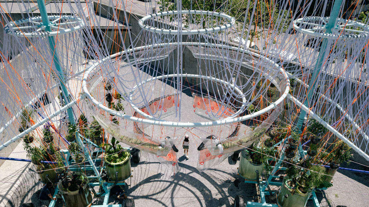 MOMA PS1'S COSMO – VISIONAIRE
