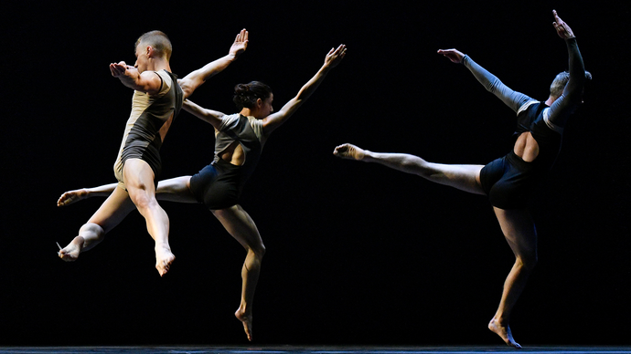 NARCISO RODRIGUEZ’S LOCOMOTOR