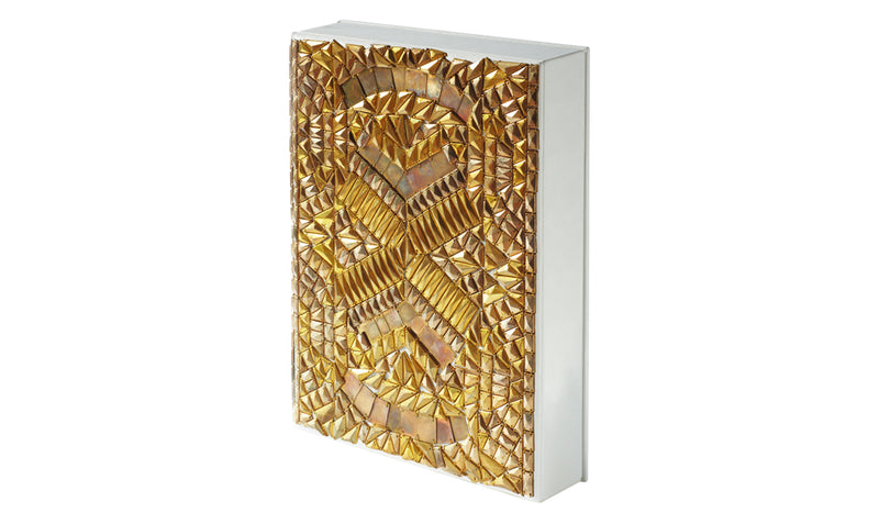 Alexander Mcqueen Fashion Visionary by Judith Watt | Goodreads